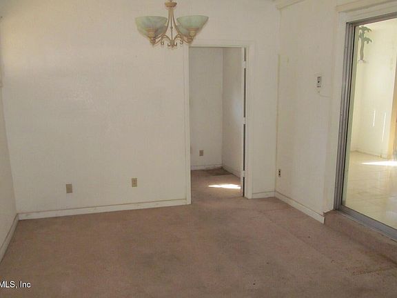 4th image of 4121 CLYDE Drive