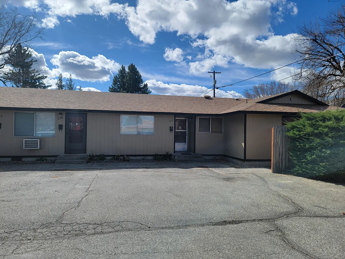 Building Photo - 304 306/308 310th Ave #4