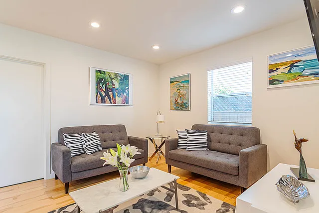 3055 Landa St — Photo 22