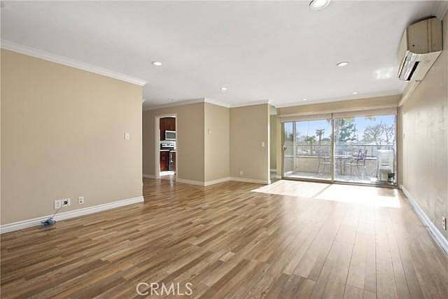 1st image of 4505 California Ave Unit 313