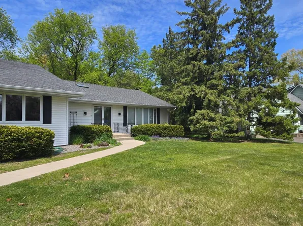 1948 Crown Point Dr, Mendota Heights, MN 55118