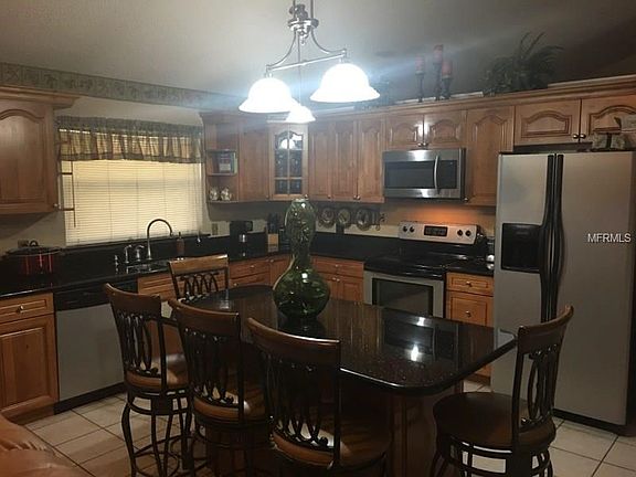 3rd image of 3269 Hillmont Cir