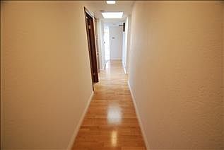 4th image of 2325 S Cabrillo Ave