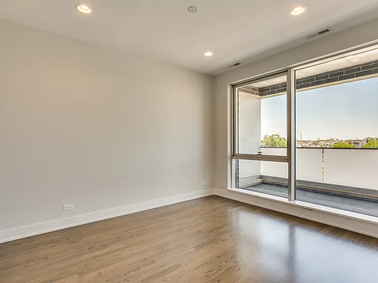 2353 N Seeley Ave #4A — Photo 17
