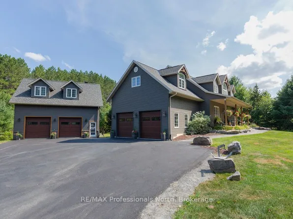 427 Skyhills Rd, Huntsville, ON P1H 2N5