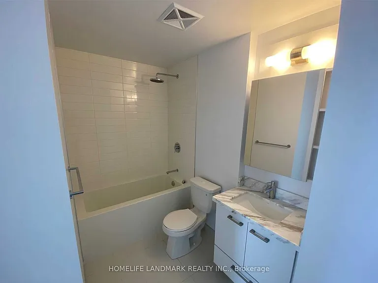 2221 Yonge St #5009 — Photo 8
