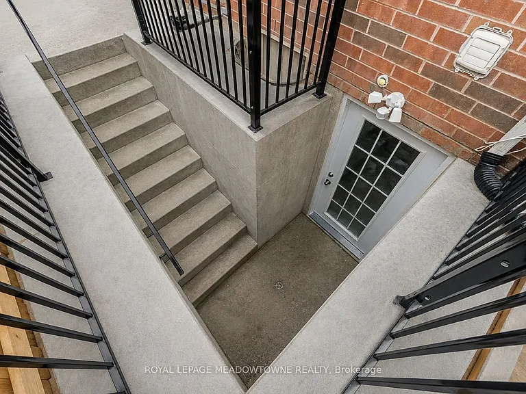 1603 Hume Way #BASEMENT — Photo 3