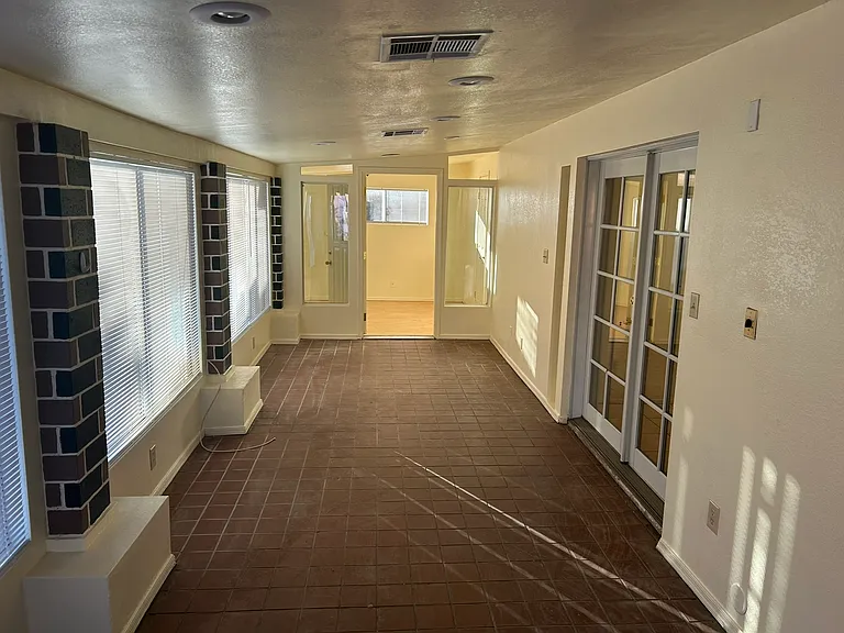 E 2nd Pl — Photo 33