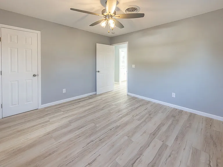 5409 Avenue D — Photo 7