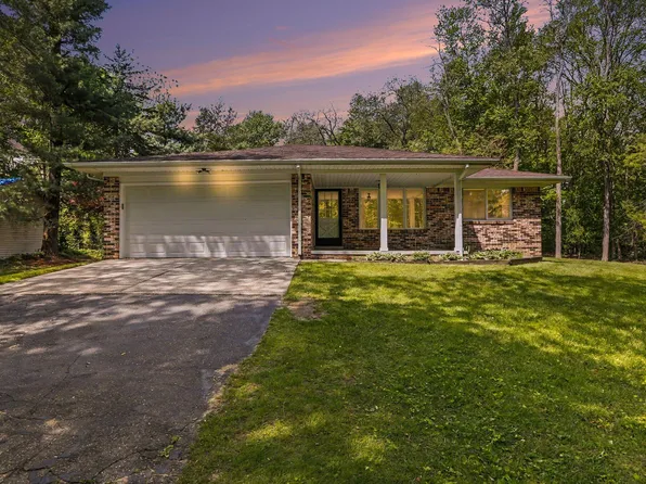 9610 Hamburg Ct, Brighton, MI 48116
