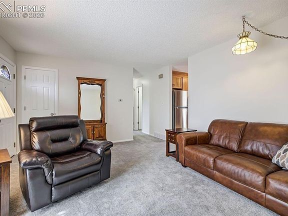 4th image of 2835 Blake Dr