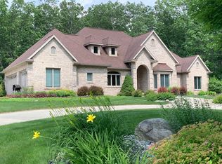 137 Oak Marr Dr, Houghton Lake, MI 48629
