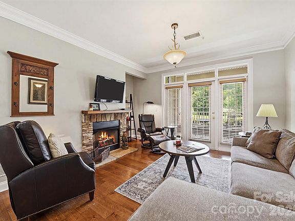 5th image of 65 Glenview Ln APT 3033