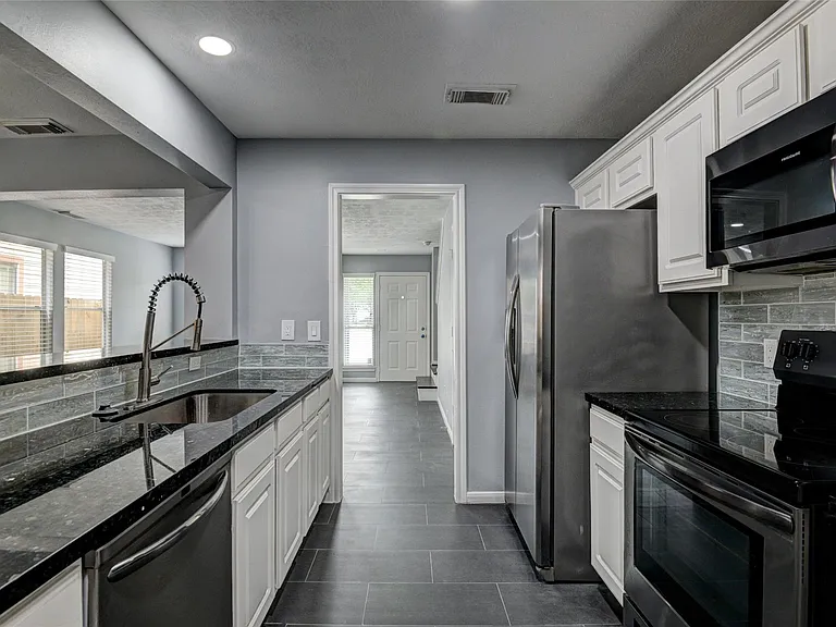 1214 Cleveland St — Photo 5