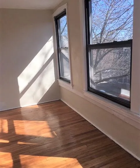 2208 W Berteau Ave #3 — Photo 6