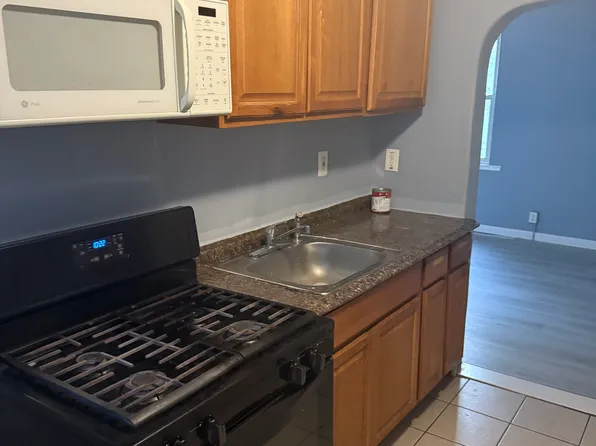 4 Langley Pl #4, New Brunswick, NJ 08901