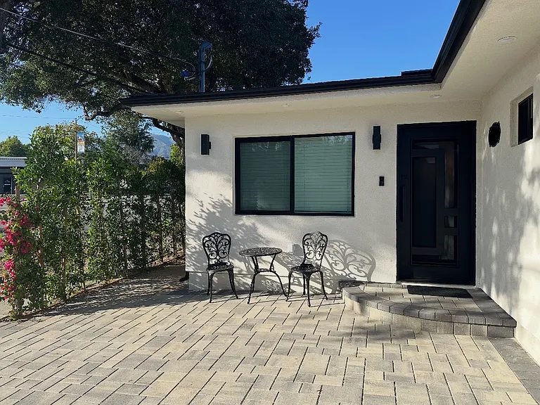 Castera Ave — Photo 2