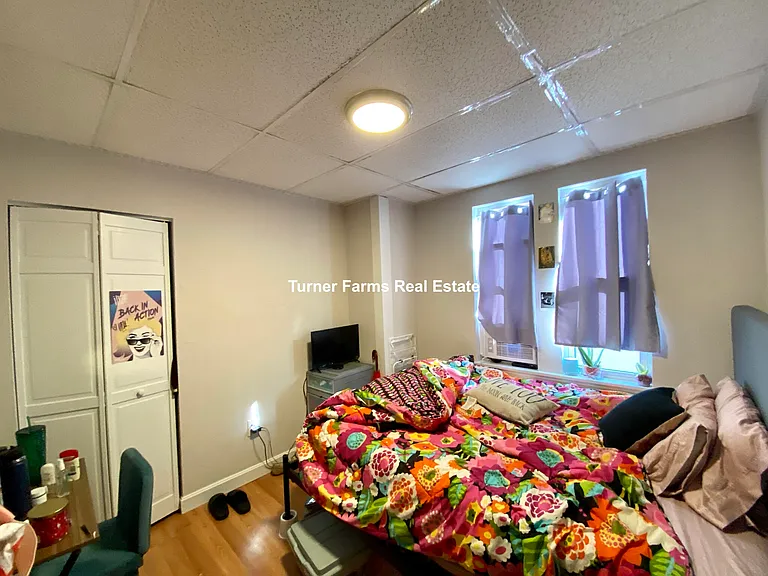 1572 Tremont St — Photo 12