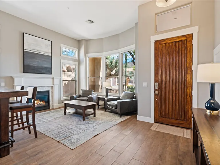 13610 E Laurel Ln — Photo 4