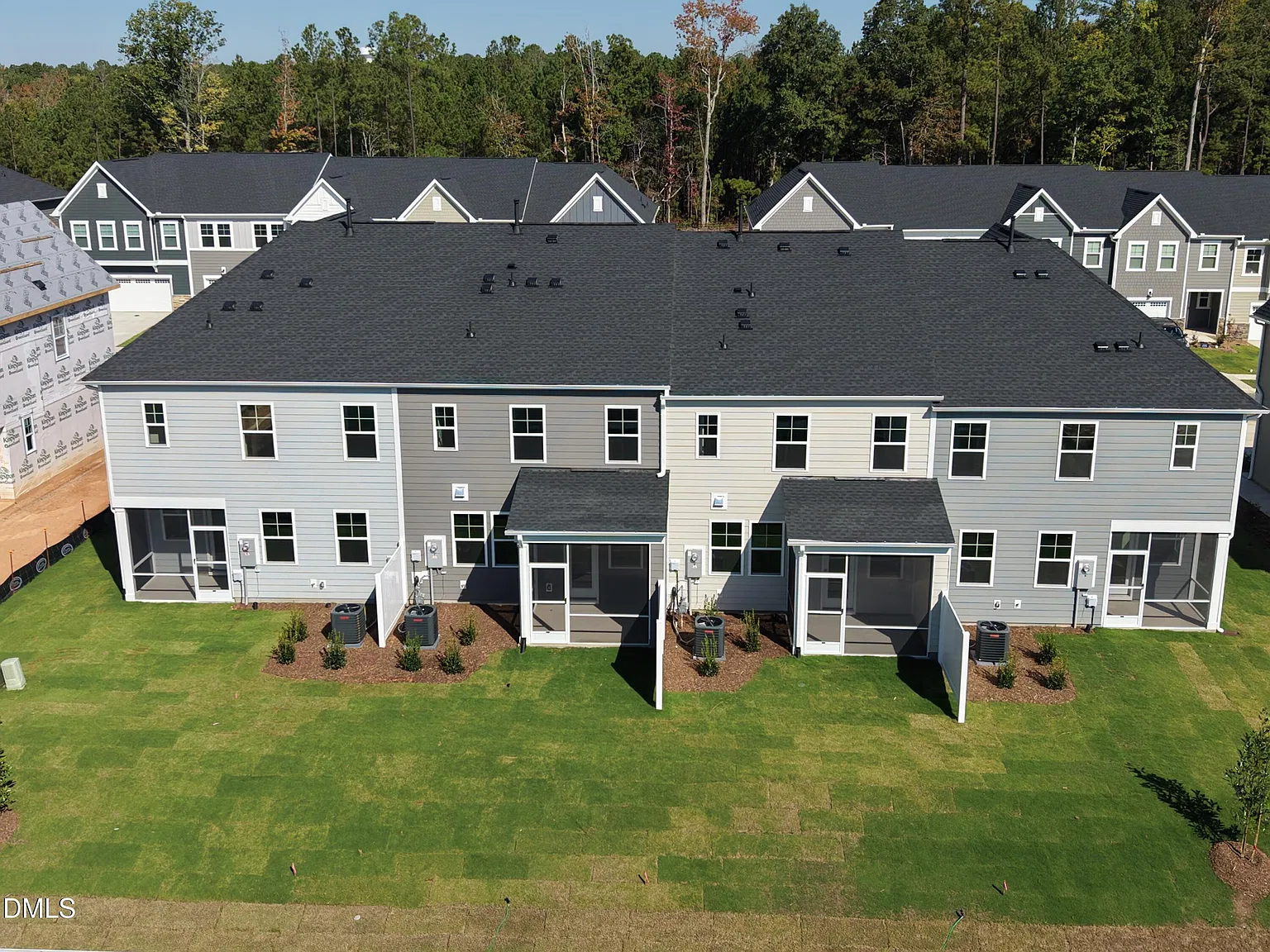 215 Deercroft Dr — Photo 2