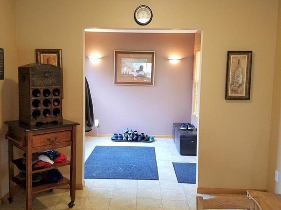 5th image of 100 15th Ave S