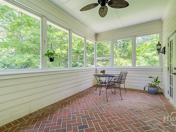 3rd image of 100 Cambridge Drive