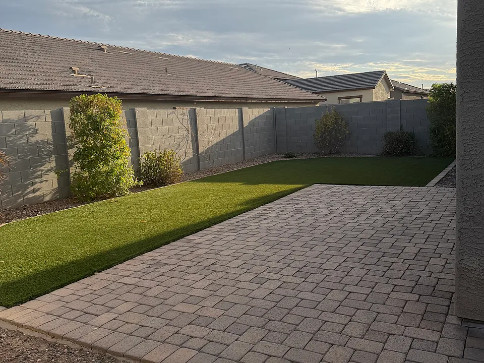 20001 W Woodlands Ave