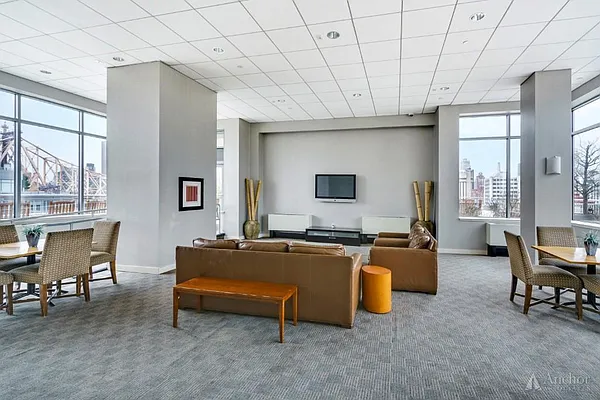 Rented by Anchor Associates | media 19