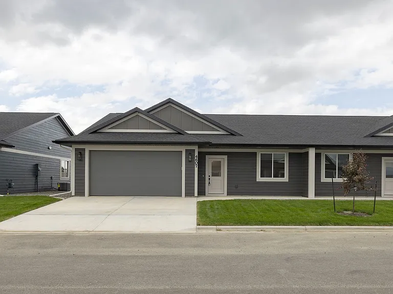 4607 Twisted Pine Dr — Photo 1