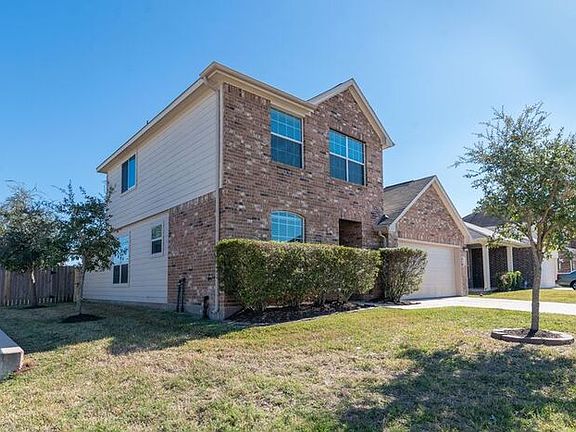 3rd image of 924 Desoto Dr