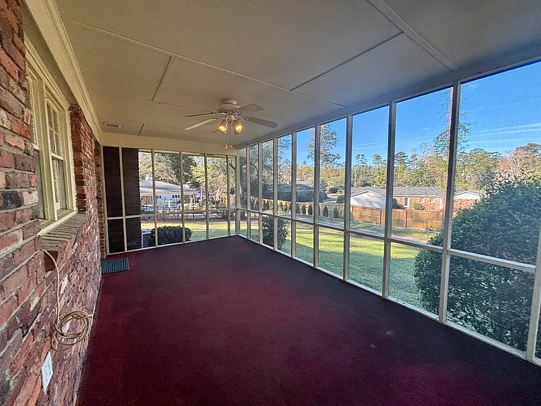 807 Barrett Ln — Photo 11