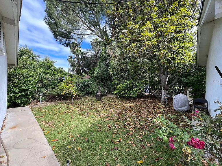 5710 Jumilla Ave #A — Photo 11