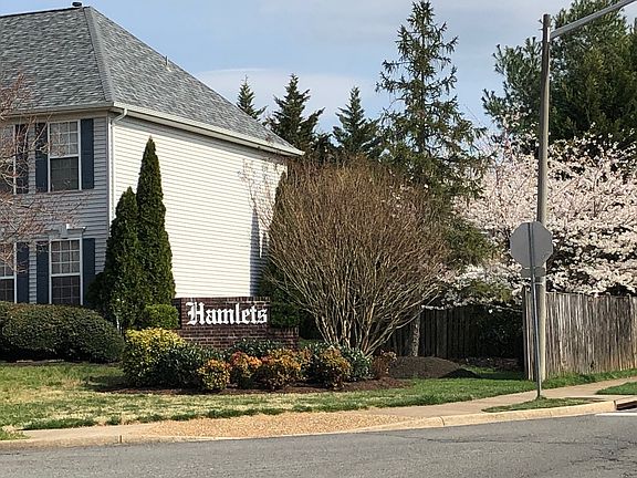 49 homes on 3 cul-de-sacs