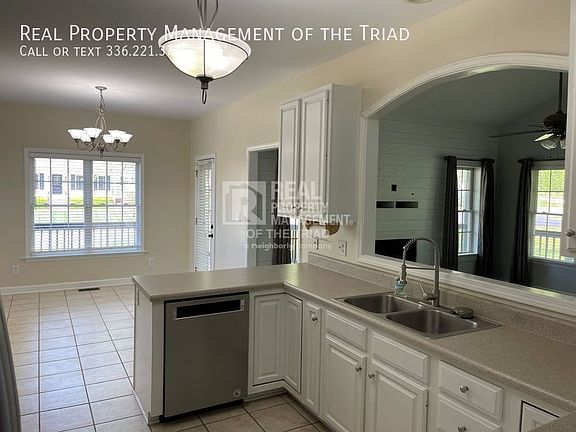 2nd image of 204 River Run Dr