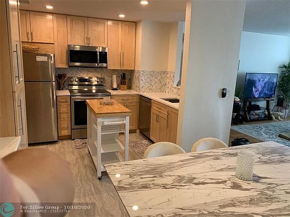 2nd image of 4010 Galt Ocean Dr APT 211