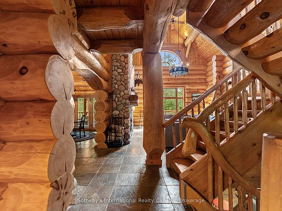 4th image of 1014 Salmon Lake Rd
