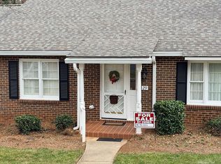 29 Brownstone Ln, Greensboro, NC 27410