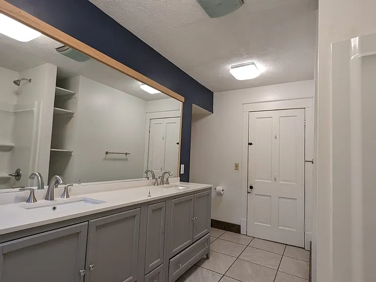 2144 S Country Club Rd — Photo 5