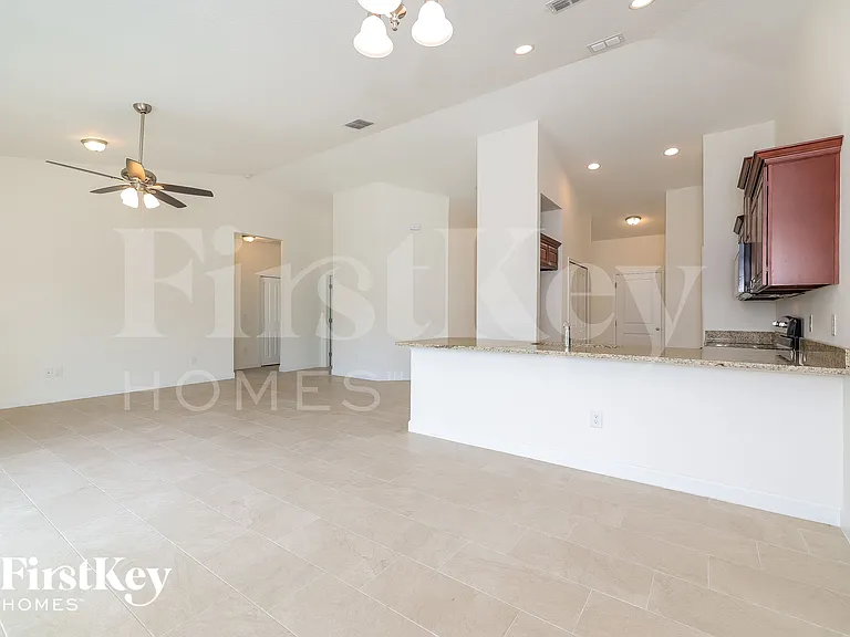 535 Cardinal Way — Photo 4