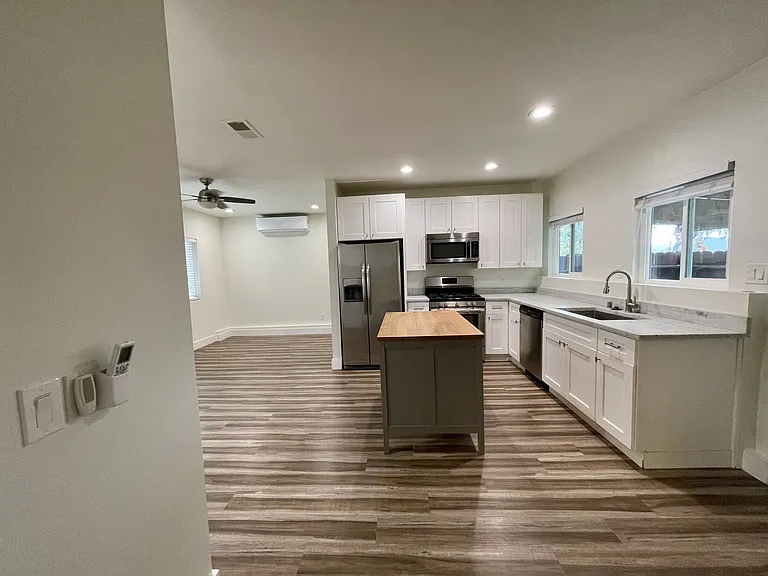 9556 1/2 Cecilwood Dr — Photo 22