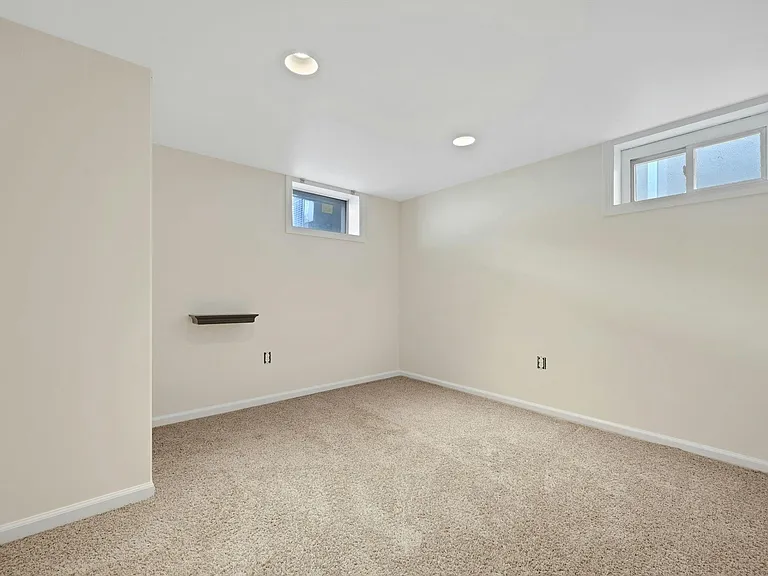 126 Huber St — Photo 21