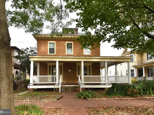 419 Locust Ave, Burlington, NJ 08016