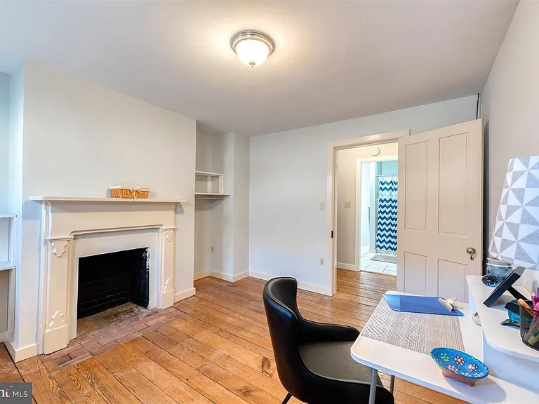 931 S Charles St — Photo 12