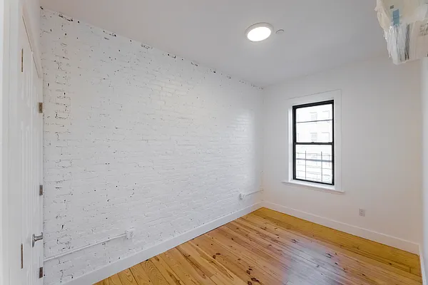 Rented by C2R Management LLC | media 10