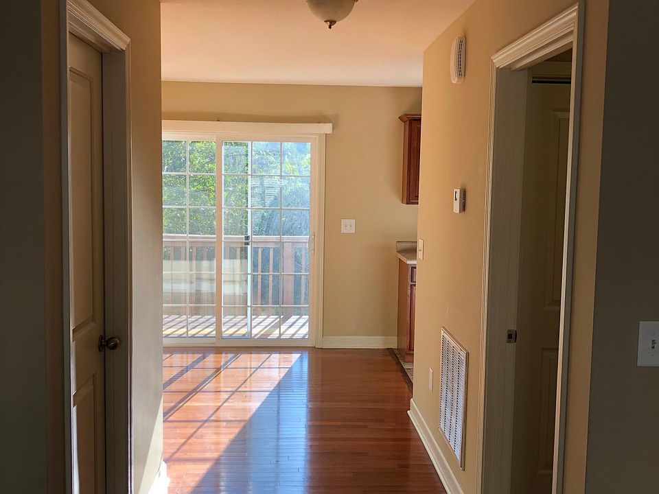 1st image of 617 Hazel St APT 102