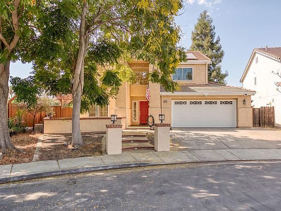 3rd image of 1555 Henderson Ct