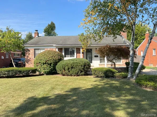 20326 Brookwood St, Dearborn Heights, MI 48127