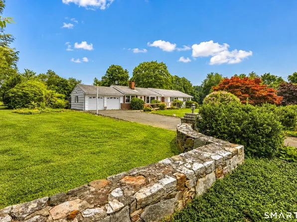 52 Lauderdale Drive, Trumbull, CT 06611