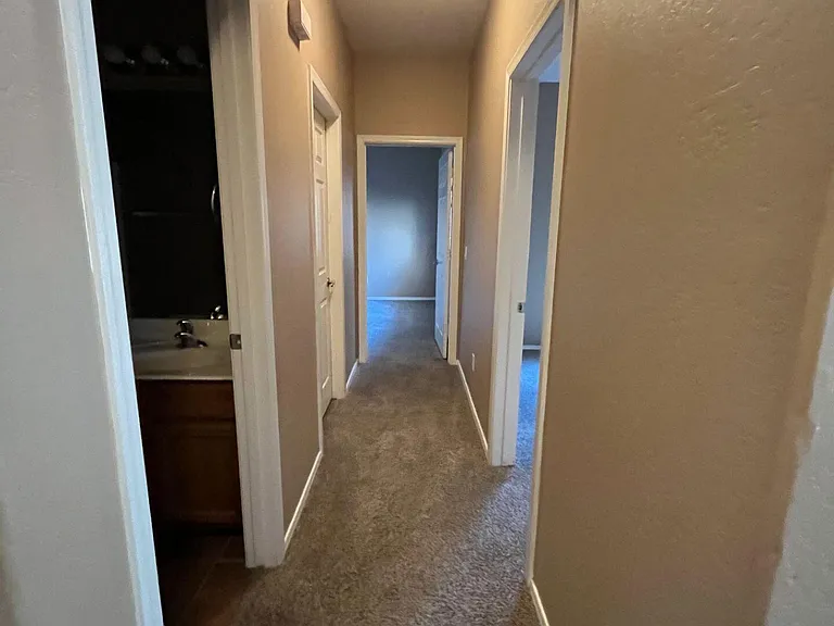 526 E Bartlett Way — Photo 6