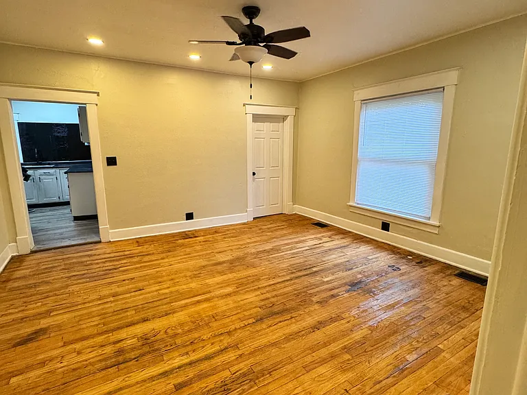 51 E Bradley Ave — Photo 8